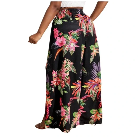 PLUS Wide Leg Pants 🌺 - Picture 2 of 5